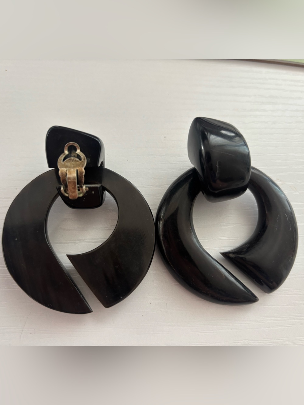 Modern Black Resin Open Circle Clip-On Earrings - Picture 2 of 4